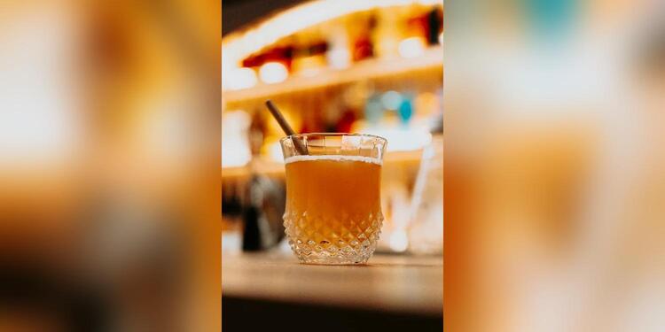 Zest., bar