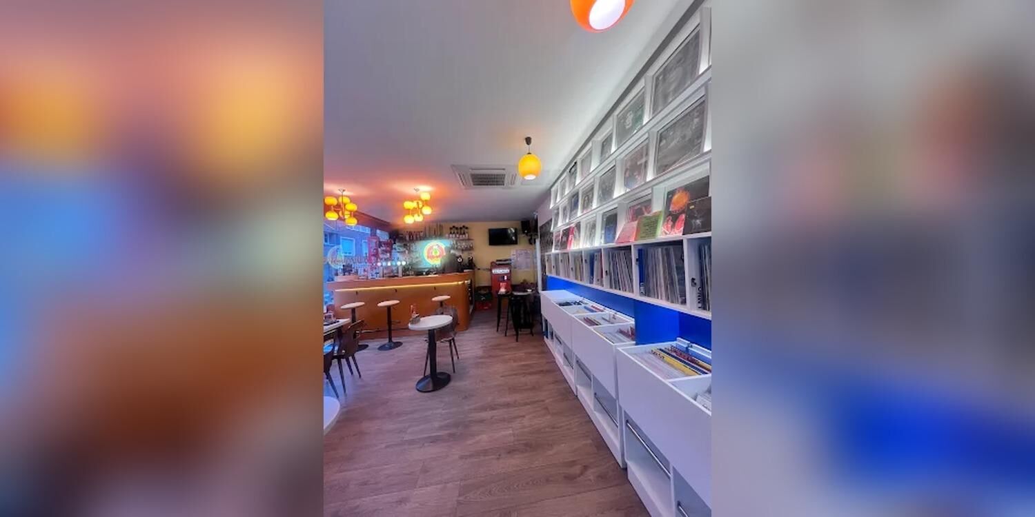 Blonde Platine, bar