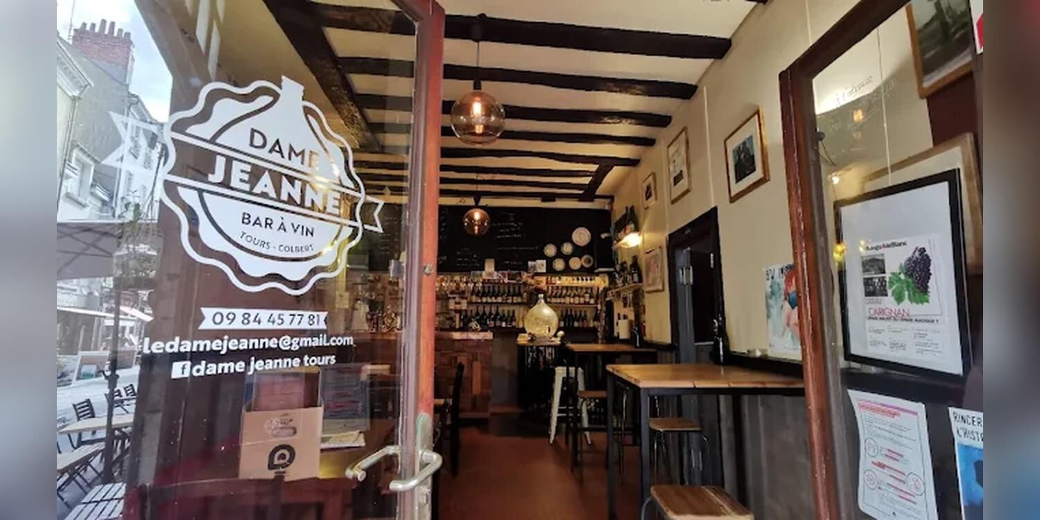 Dame Jeanne, bar