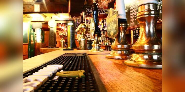 The Smoking Dog, bar
