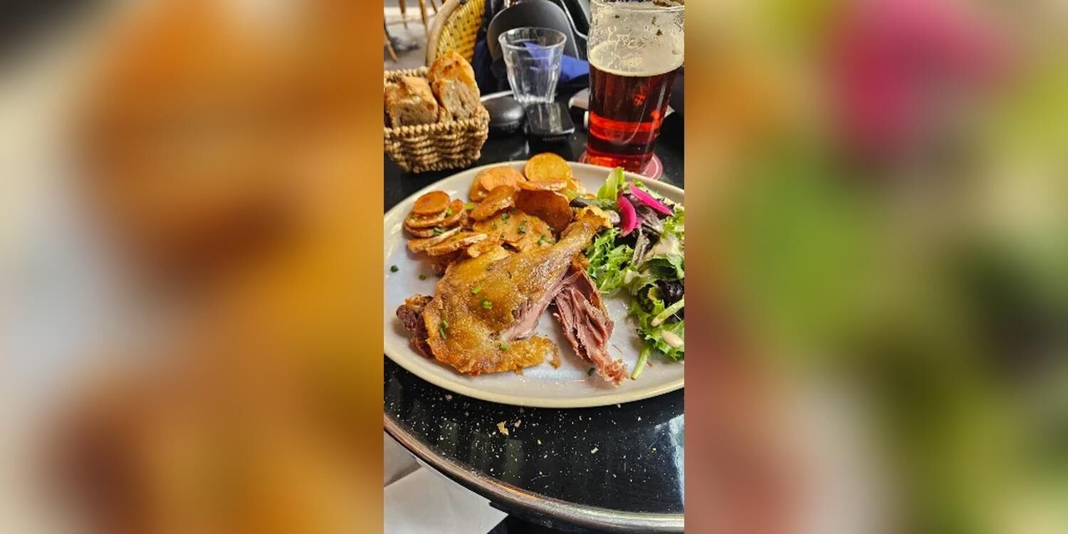Mimi's Brasserie, bar