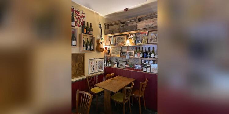 Les Becs à Vin, bar