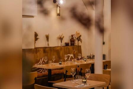 Ter., Restaurant Paris  #0