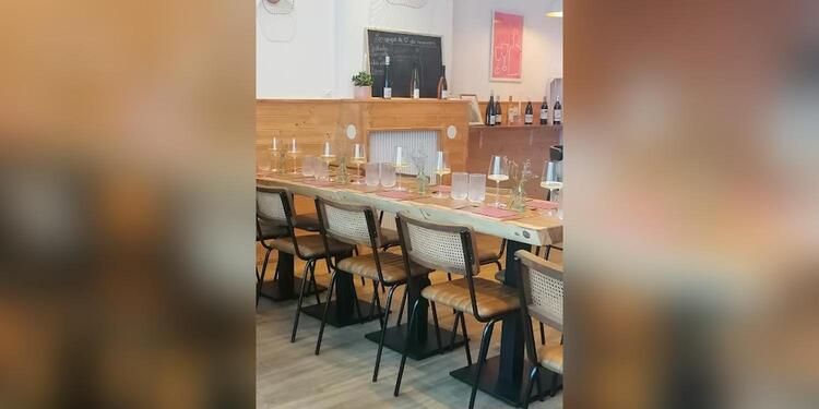 Les Potins, bar