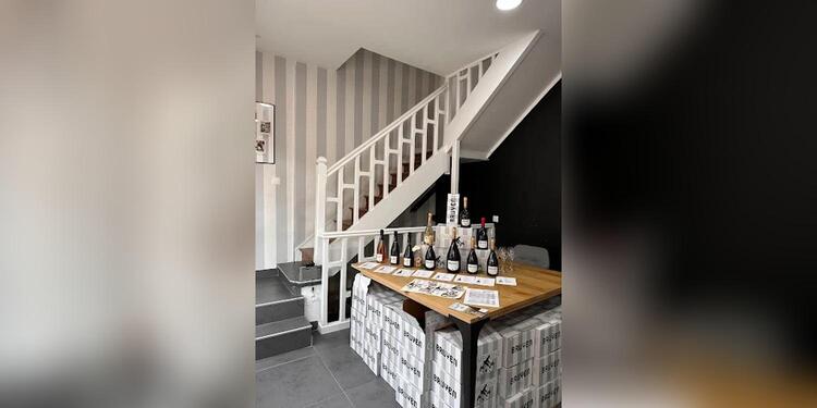 Champagne Bruyen, bar