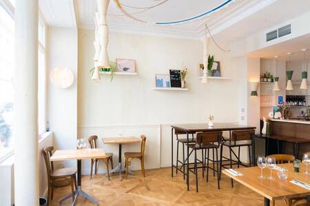 Creme Restaurant, Restaurant Paris Montmartre #0