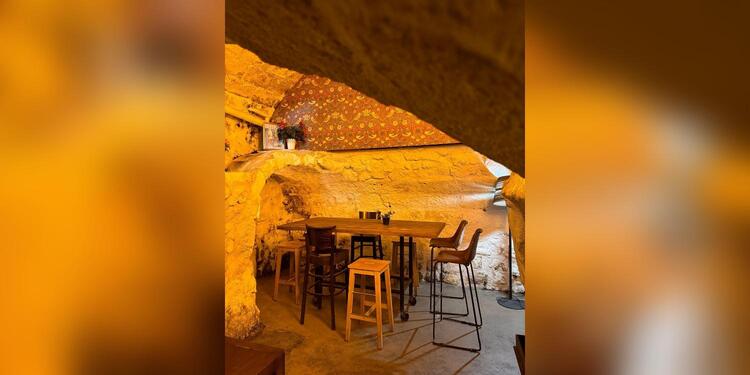 A Torra, bar