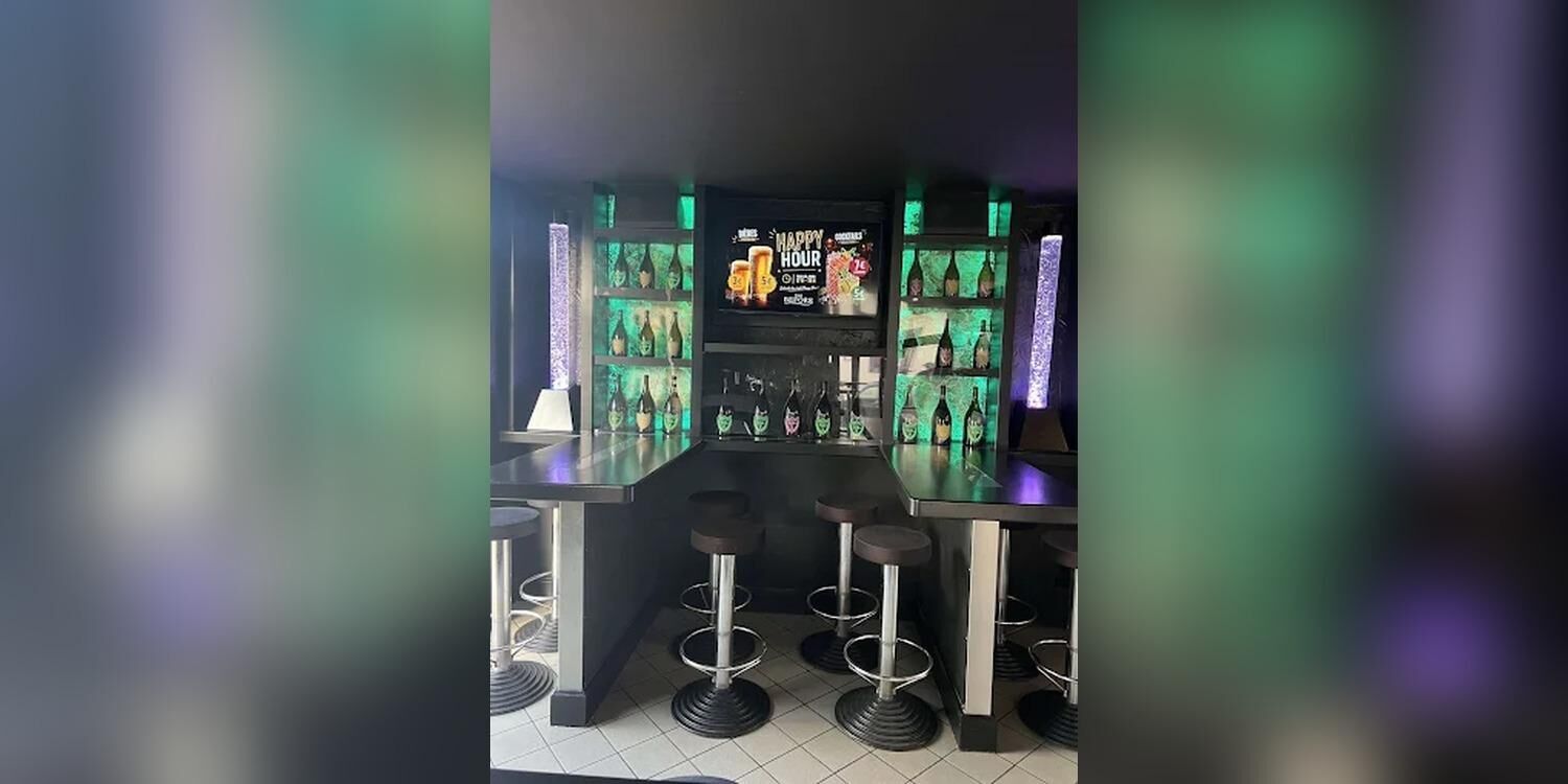 The Before (ex : Un Singe en Hiver), bar