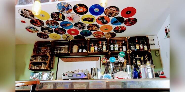 Le Pazou, bar