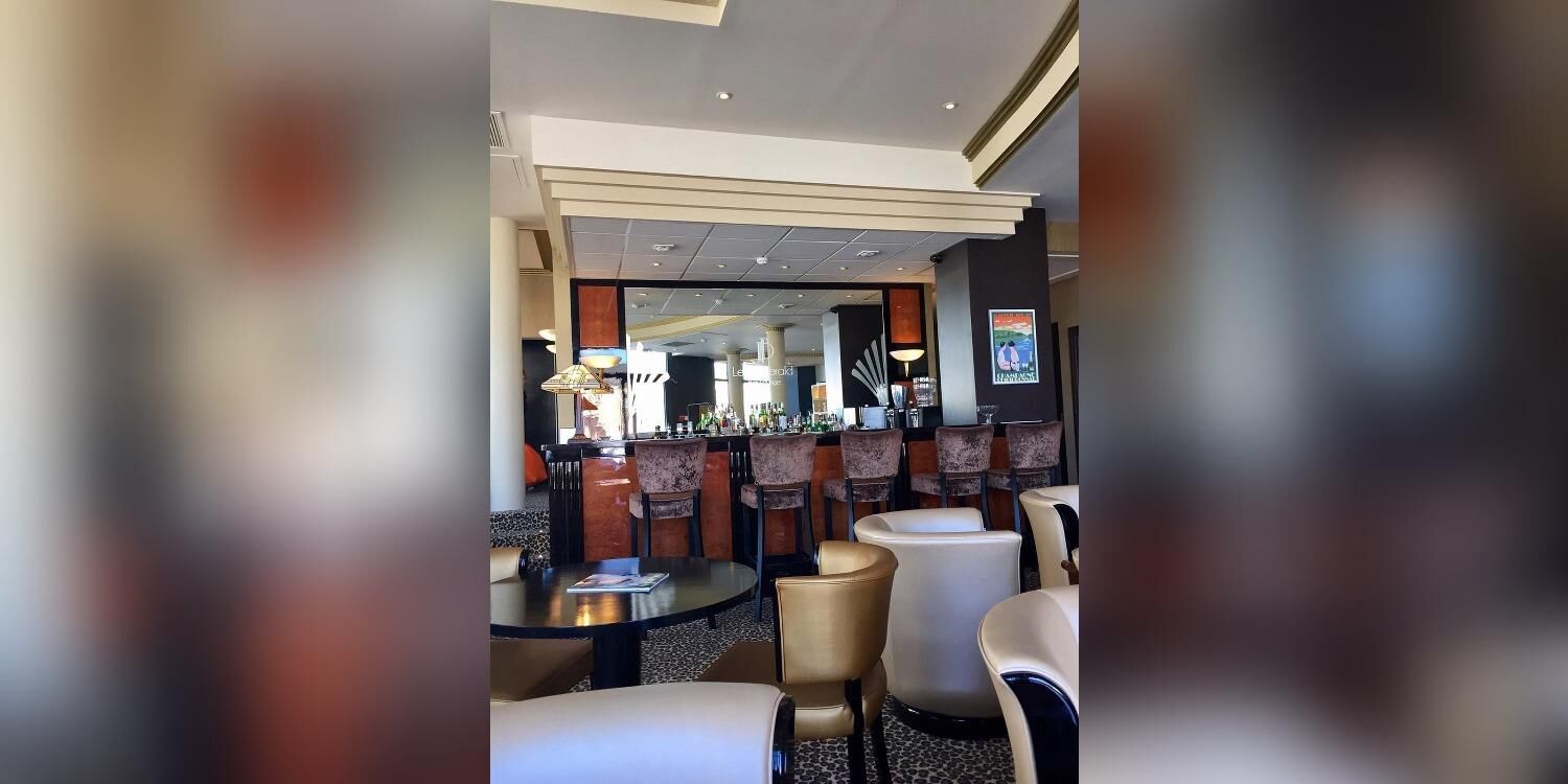 Bar Le Fitzgerald - Hotel Jehan de Beauce, bar