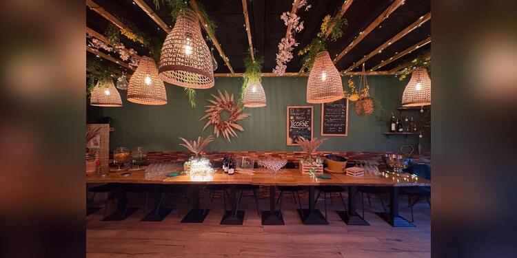 Au Caveau avant tout, bar