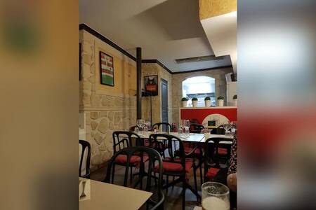 Le Brennus, Restaurant Nîmes Écusson #0