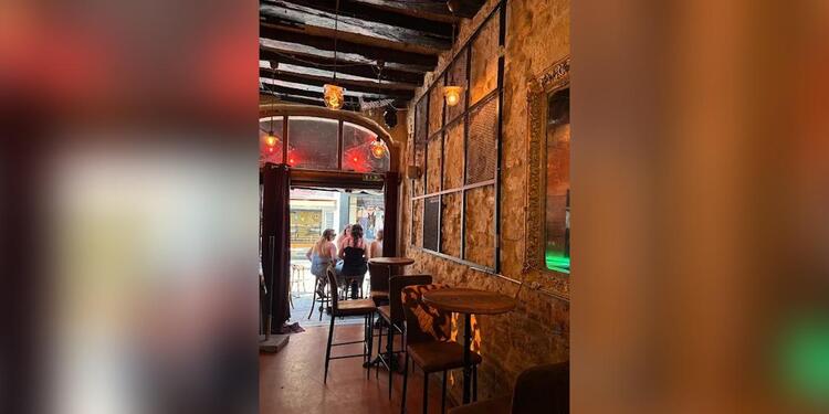 Speakeasy, bar