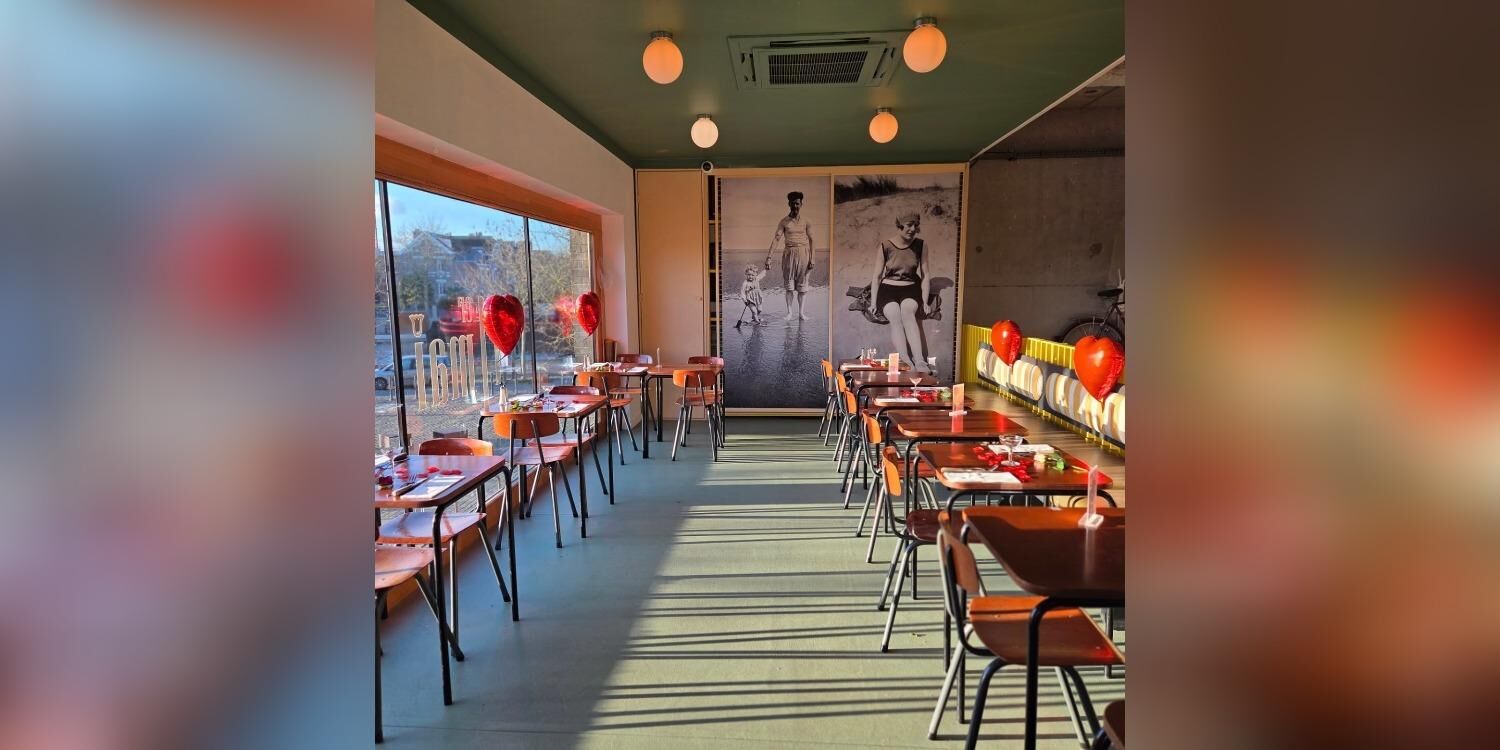 Au 1er mai, restaurant