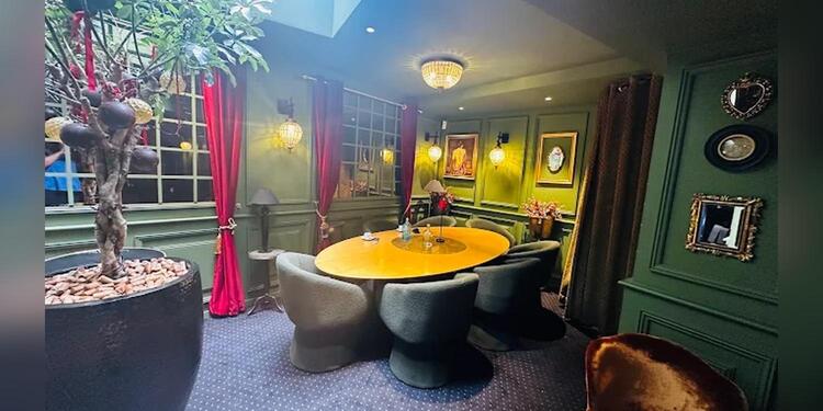 VICTORINE PIANO BAR, bar