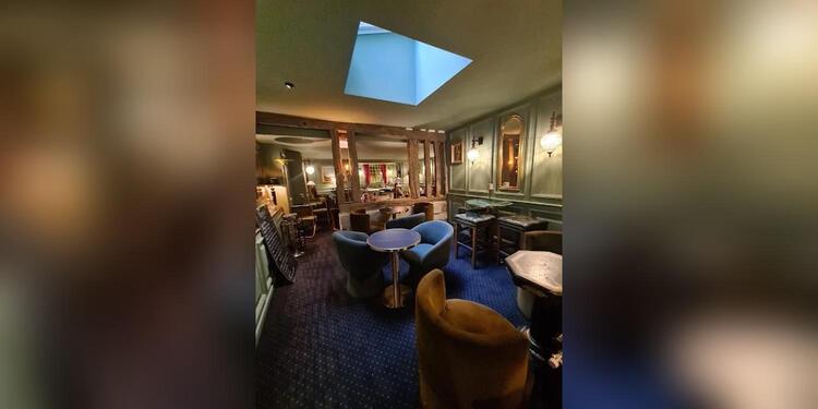 VICTORINE PIANO BAR, bar