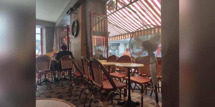 Le Carrefour, bar