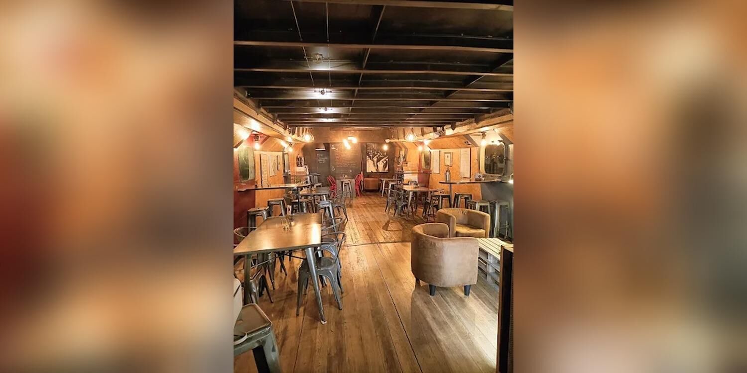 Vinotage - Barge Wine, bar