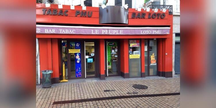 Le peuple, bar