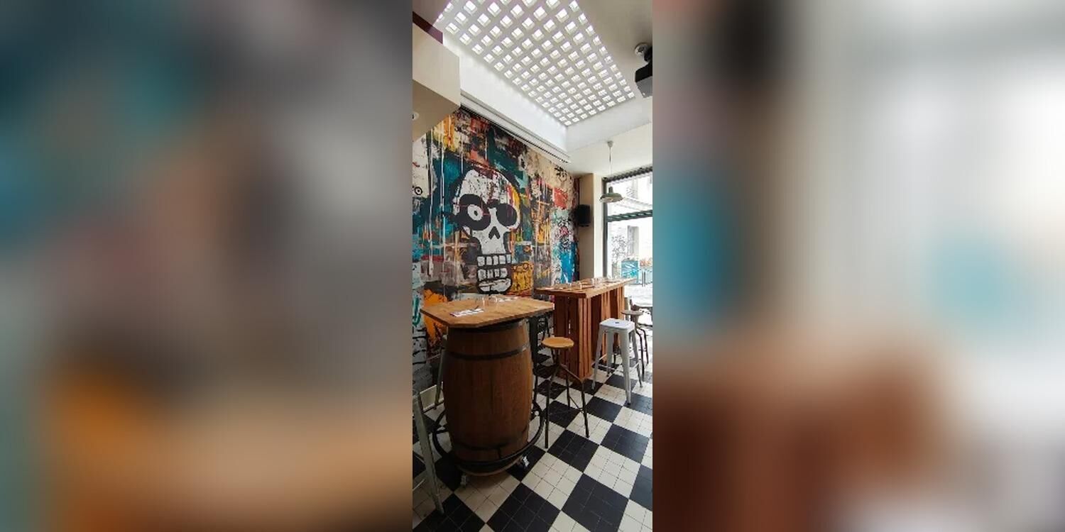Les Sales Mioches, bar