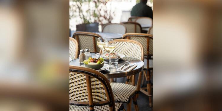 Le St Cyr, bar