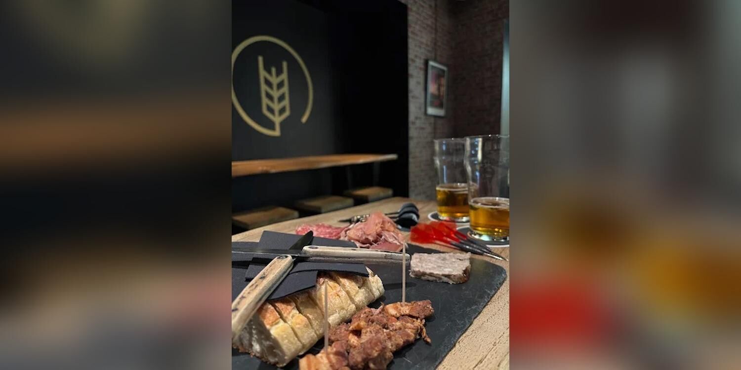 Crafty Brewpub, bar
