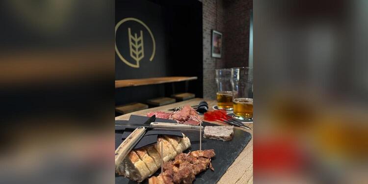 Crafty Brewpub, bar