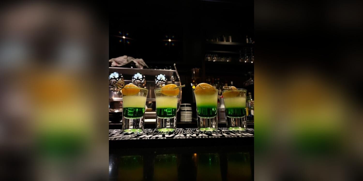 Oz Cafe, bar