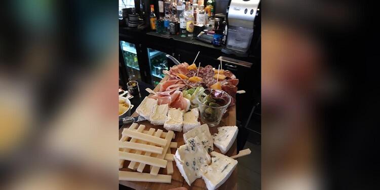 Oz Cafe, bar