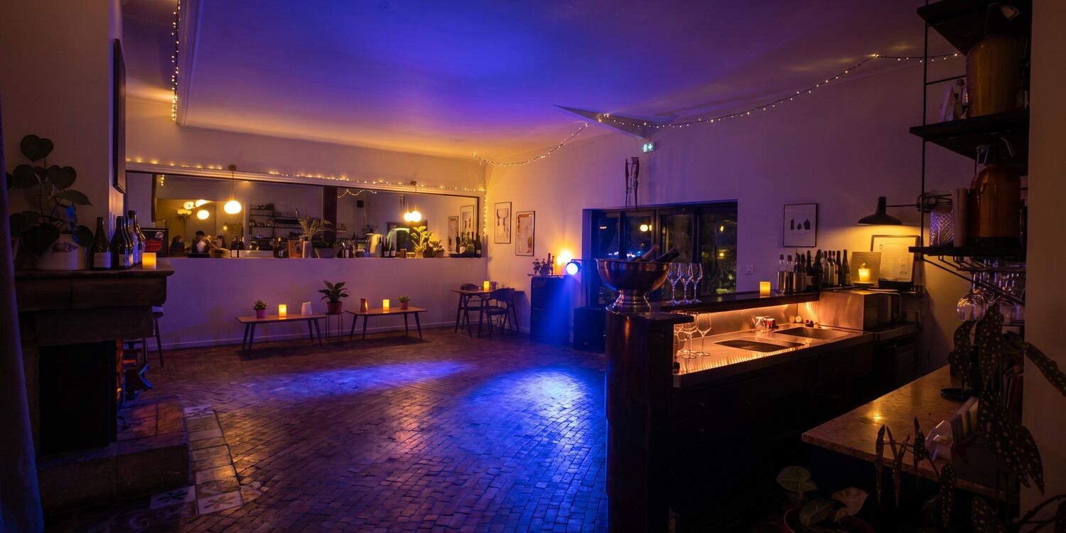 Là Bas, restaurant