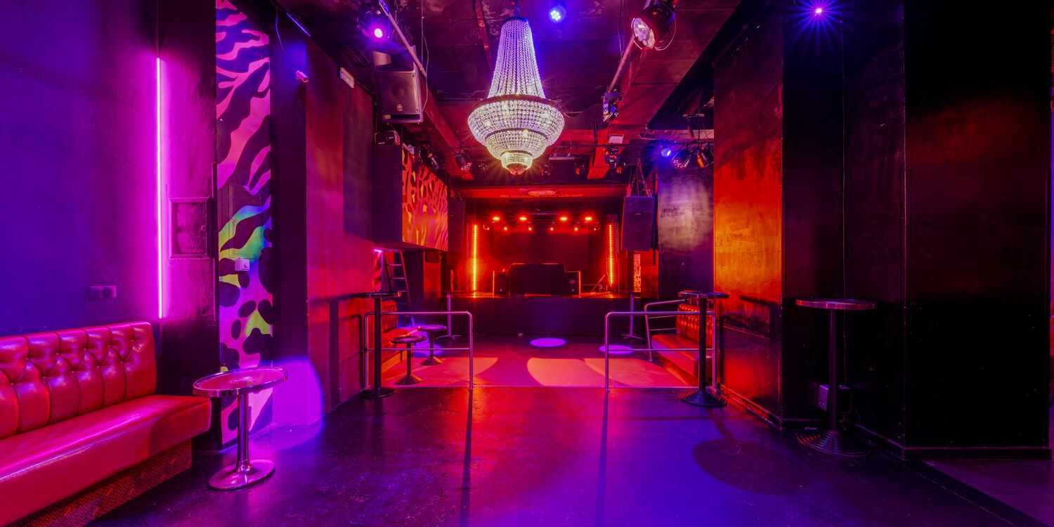 Elefante Blanco, bar