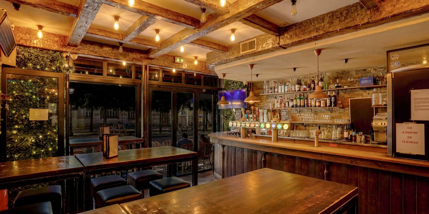 Carolus, bar