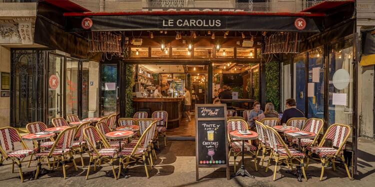 Carolus, bar