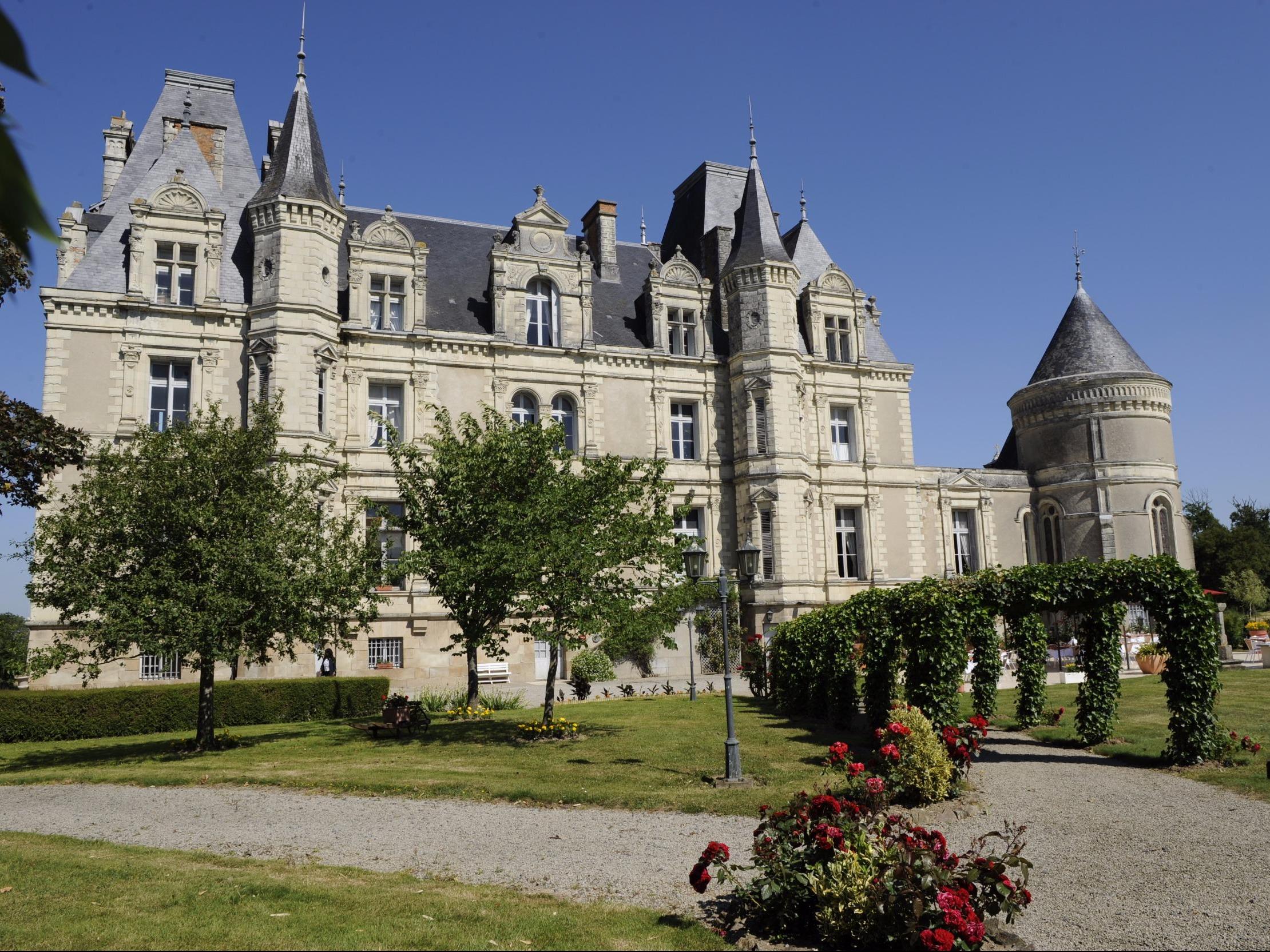 Chateau De La Tremblaye | Privateaser