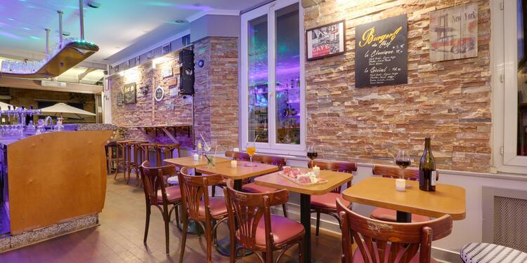 Com' à la maison, bar