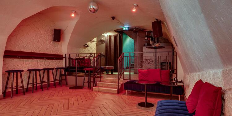 Arbane, bar